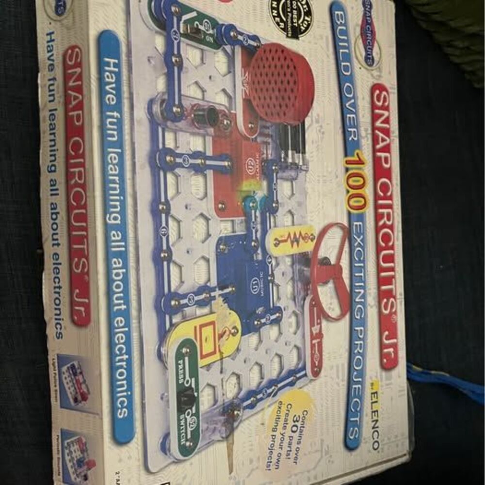 Elenco Snap Circuits Jr. SC-100 Electronics Kit
